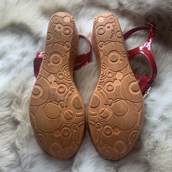 Callisto of California red and gold shoes - Picture 9 of 9